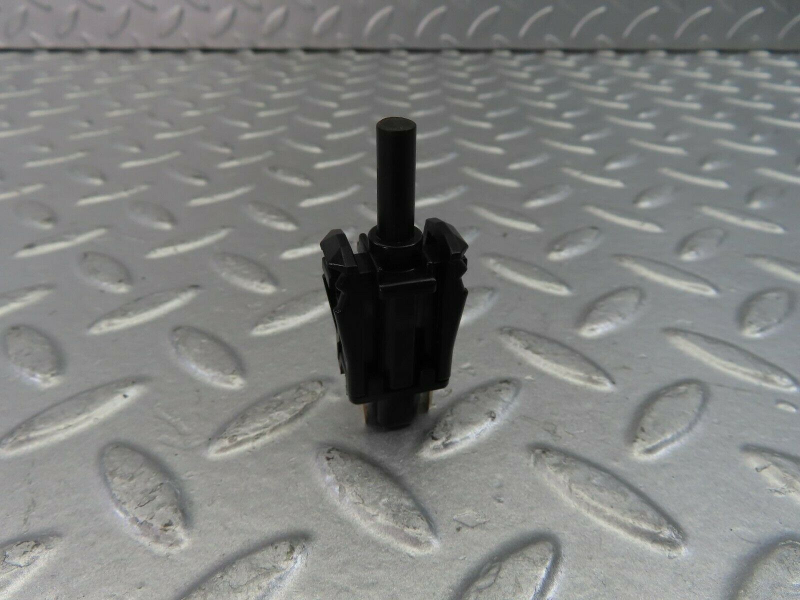10734 Mercedes-Benz W123 230E door contact switch 0015458714