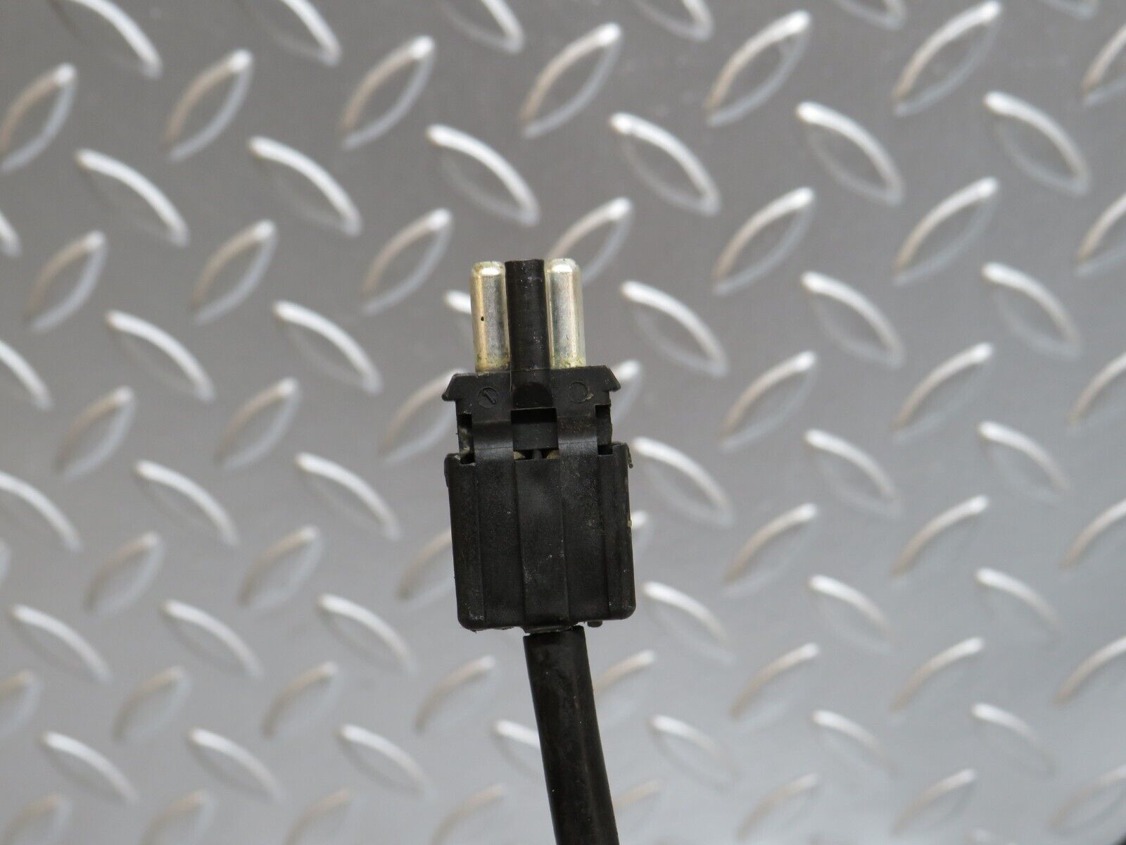29589 Mercedes-Benz W124 230E Brake Pad Sensor Left Side 2015452228