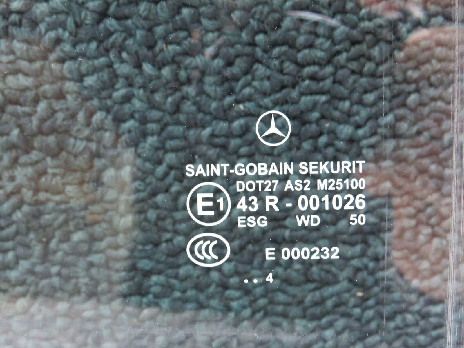 38229 Mercedes-Benz R129 280SL Coupe Right Door Window Glass