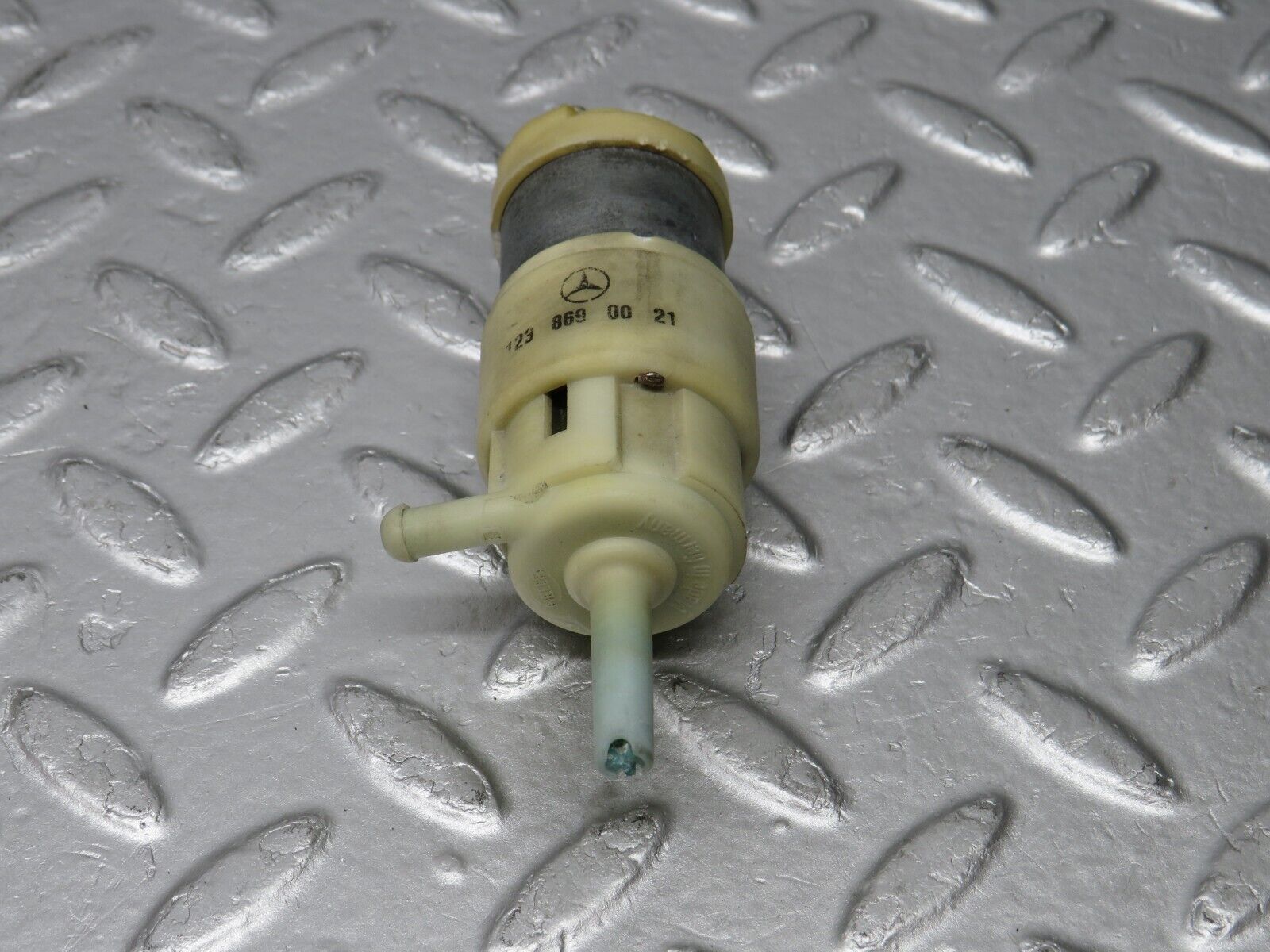39117 Mercedes-Benz R107 500SL Windscreen Washer Pump 1238690021