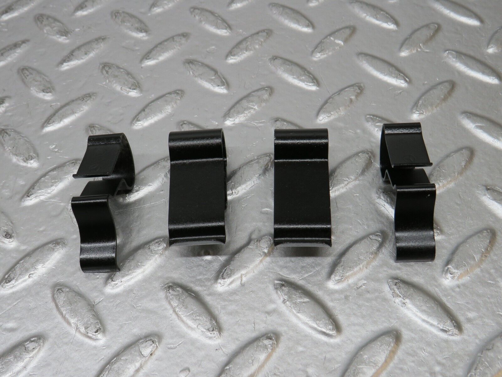 31542 Mercedes-Benz S124 220TE Wagon Radiator Fan Shroud Cover Holder Set