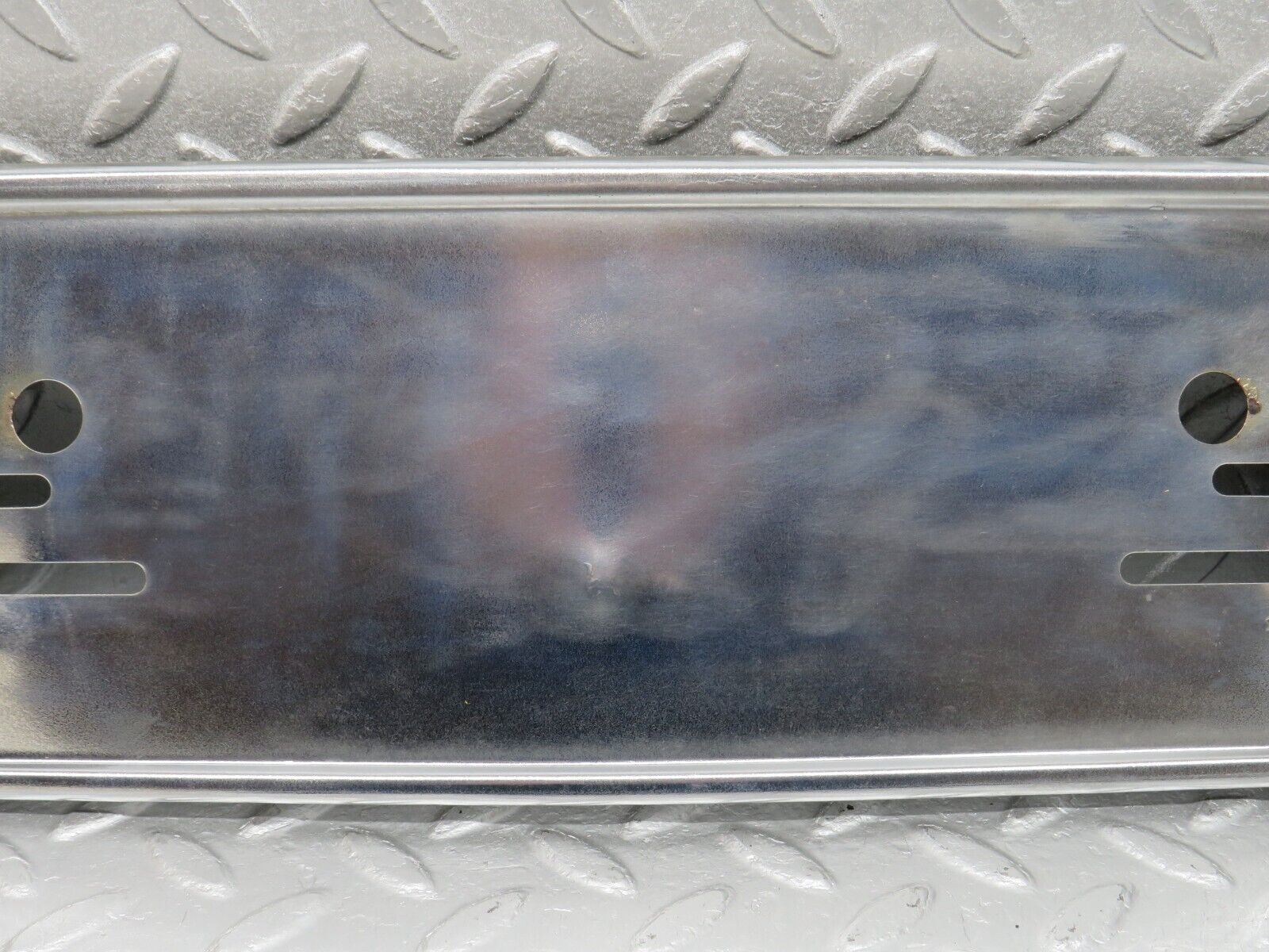 40663 Mercedes-Benz W123 300D Front Chrome Number Plate Holder