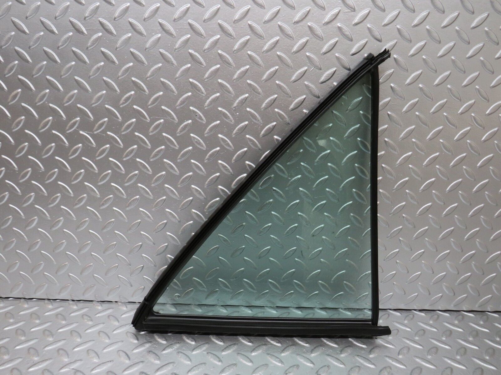 25647 Mercedes-Benz W124 280E Rear Left Quarter Window Glass 1247350524