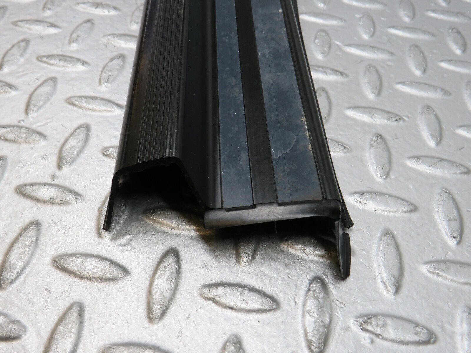 37867 Mercedes-Benz A124 320E Cabriolet Right Door Sill Trim Black