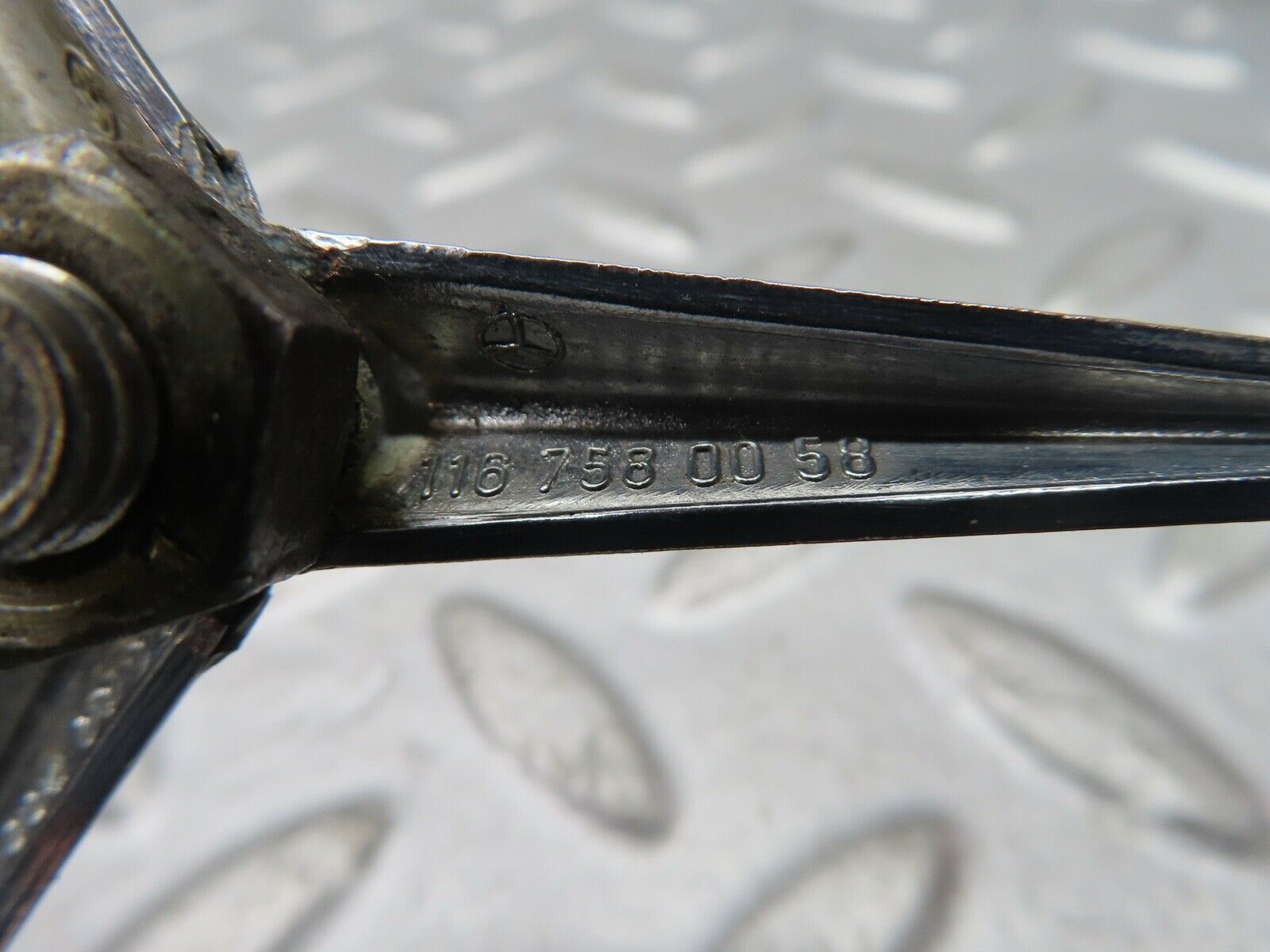 17695 Mercedes-Benz W116 450SEL Trunk Lid Badge Emblem 1167580058