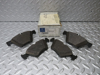 38212 Mercedes-Benz W210 Genuine Front Brake Pads New 0044200320
