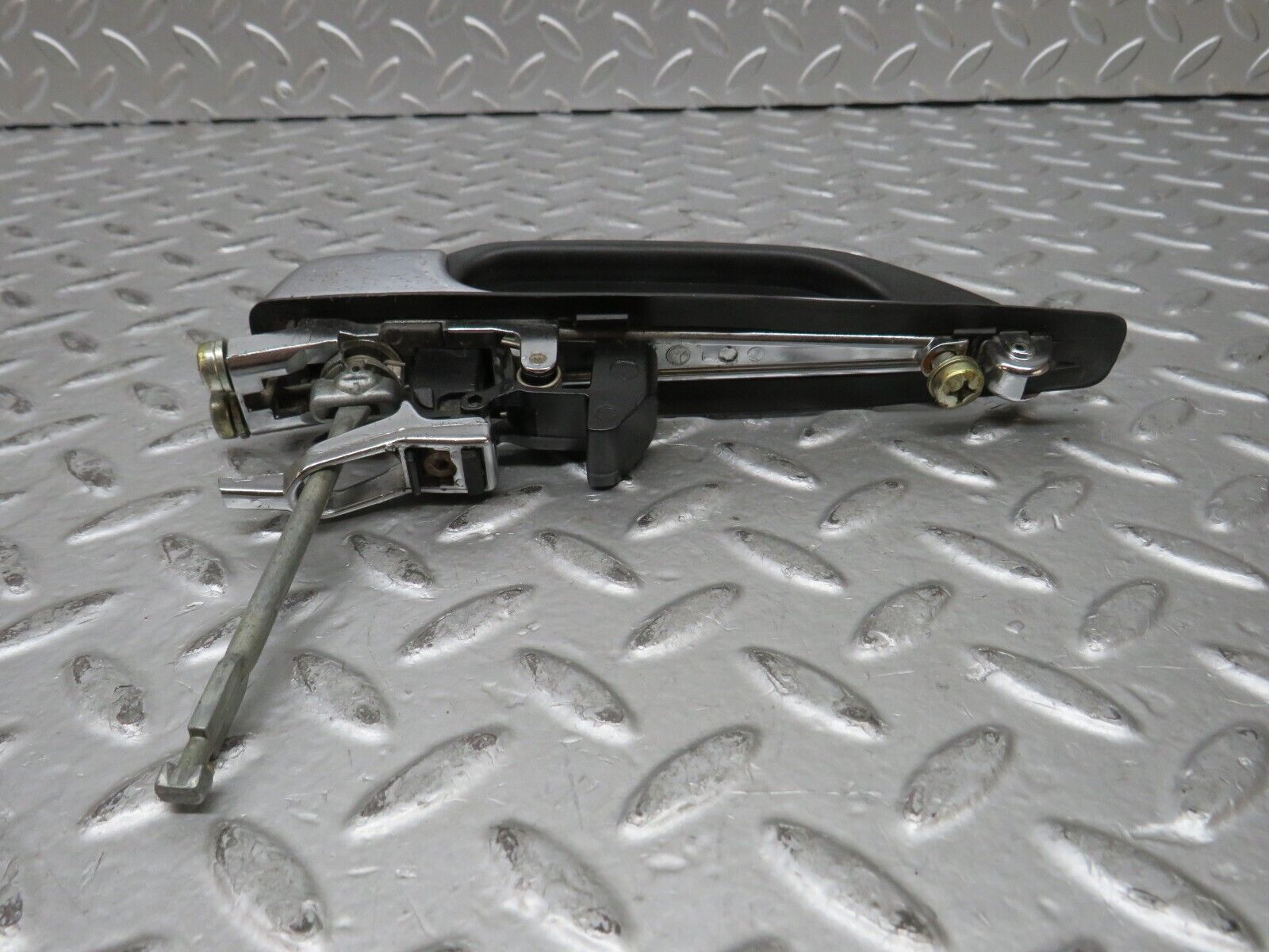 28894 Mercedes-Benz W123 230E Front Left Exterior Door Handle
