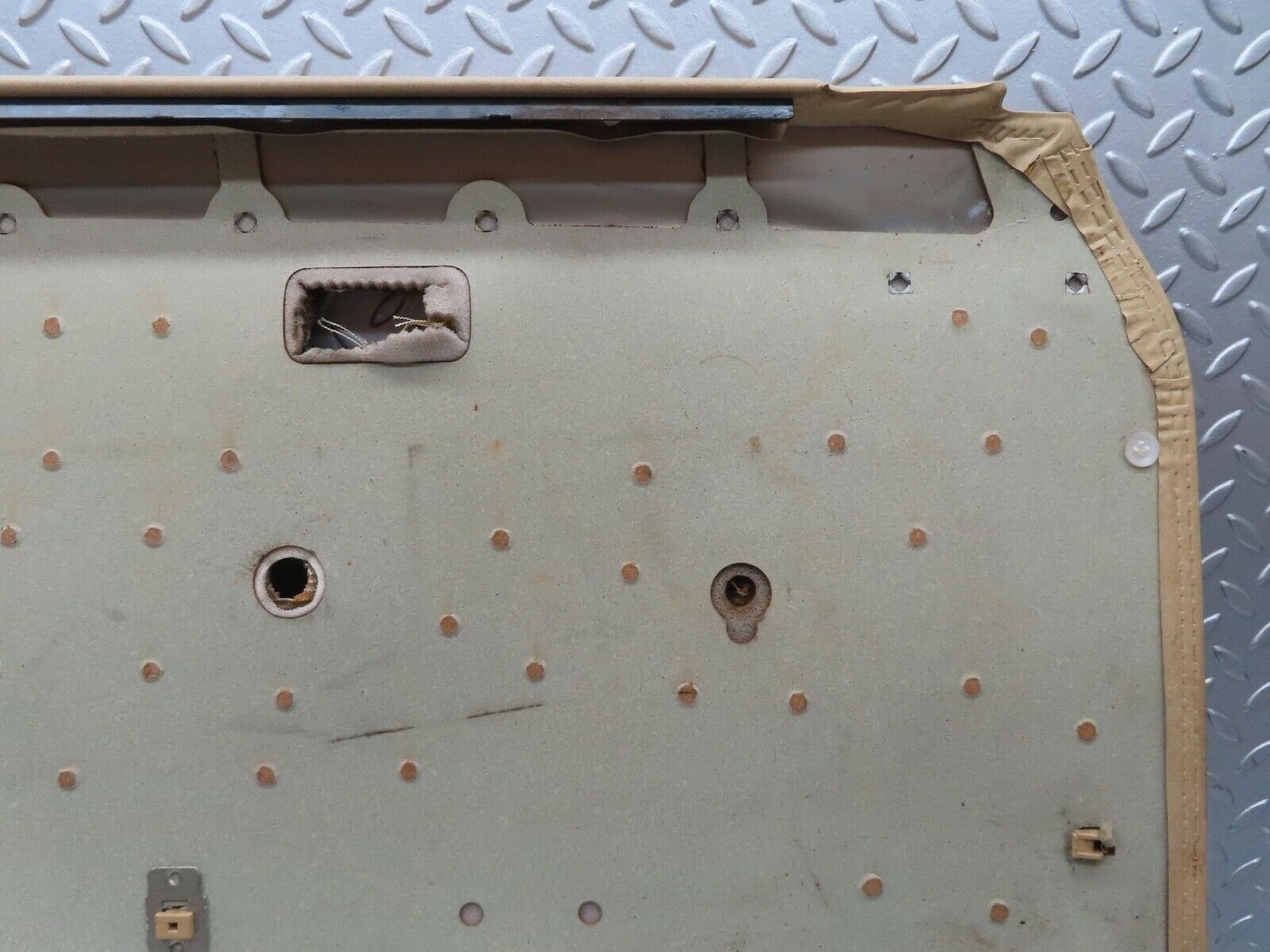 13508 Mercedes-Benz W123 200 Front Right Door Card Cream