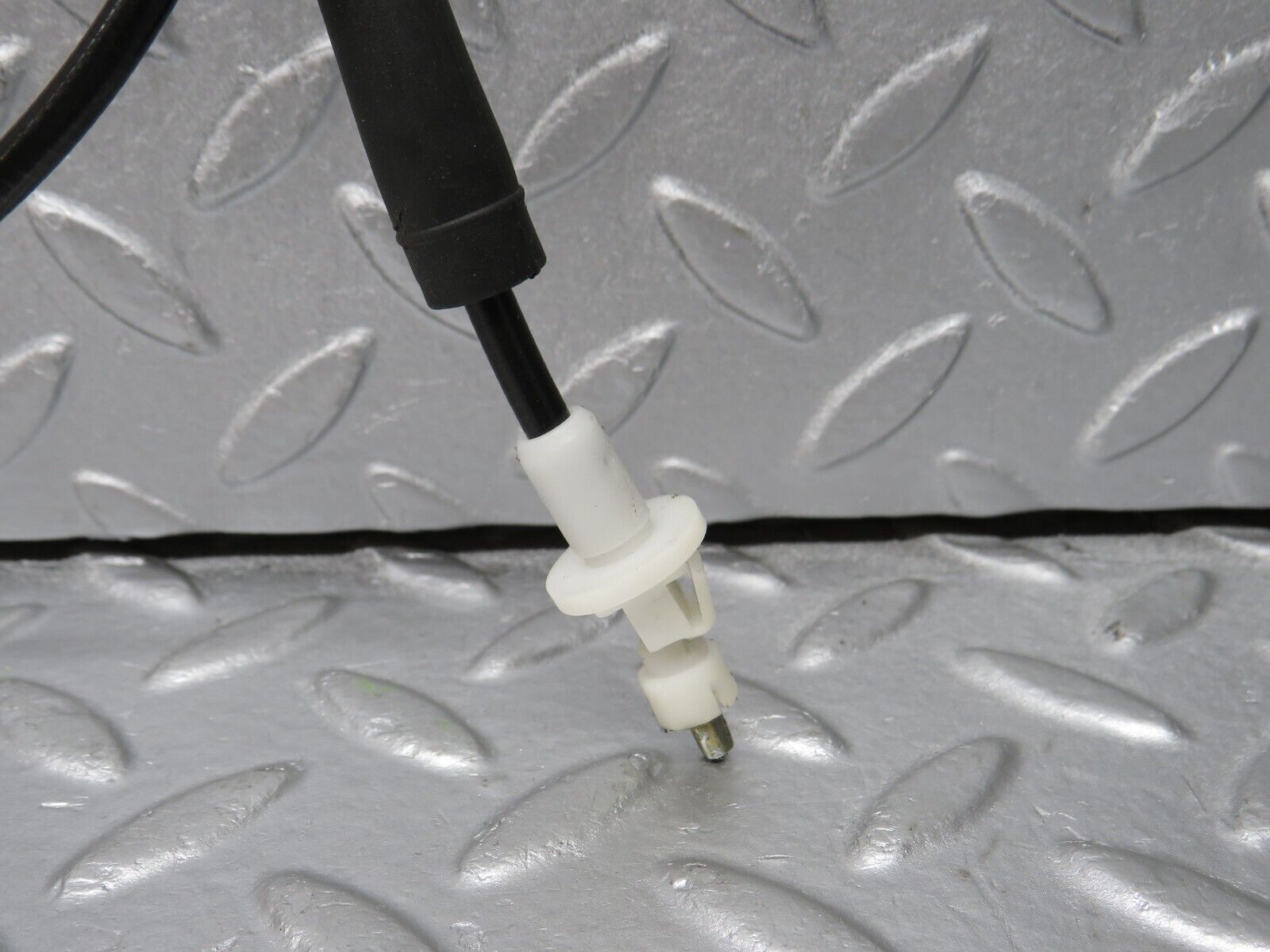 39711 Mercedes-Benz R129 320SL Coupe Gearbox Cable 1292600651