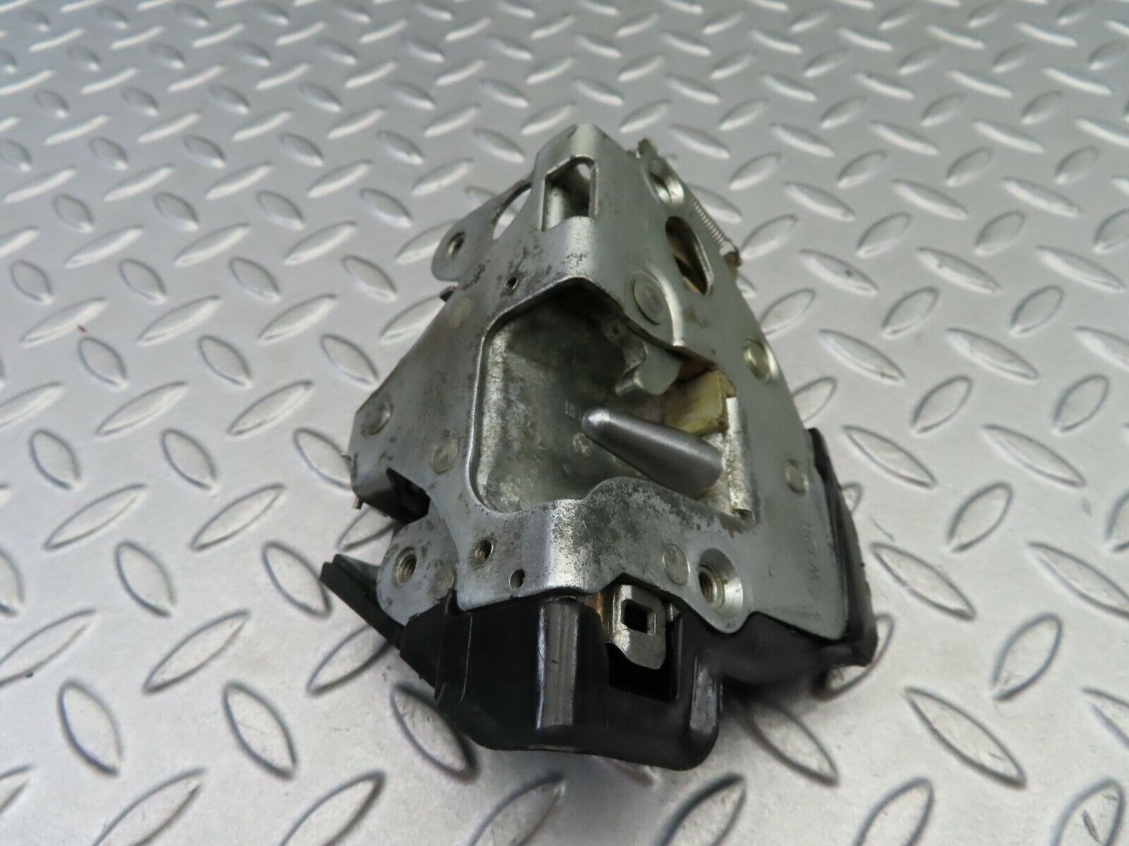 6120 Mercedes-Benz W126 380SE Rear Left Door Lock Mechanism