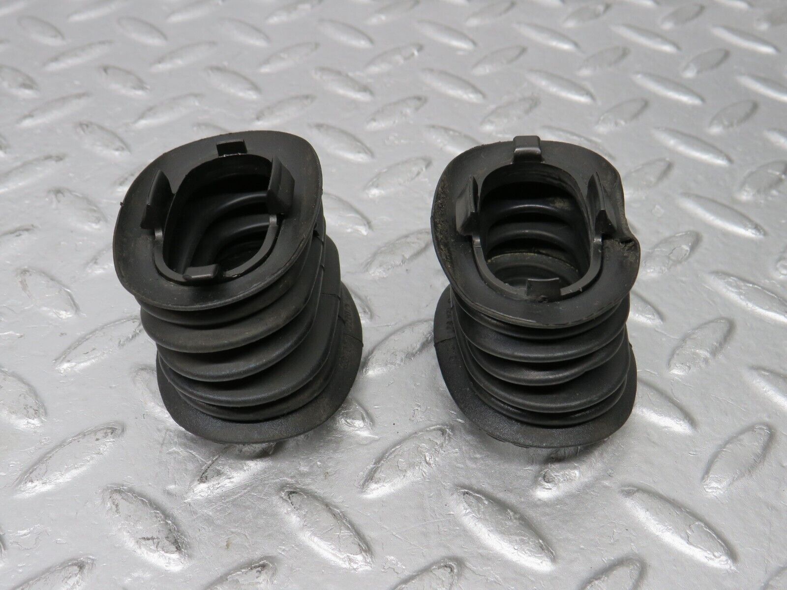 38138 Mercedes-Benz A124 320E Cabriolet Front Door Wire Protector Rubber  1248210197