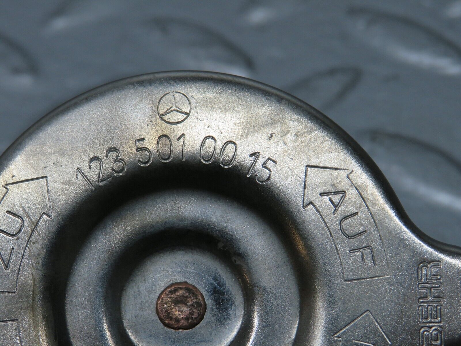 32024 Mercedes-Benz W123 230E Radiator Cap 1235010015