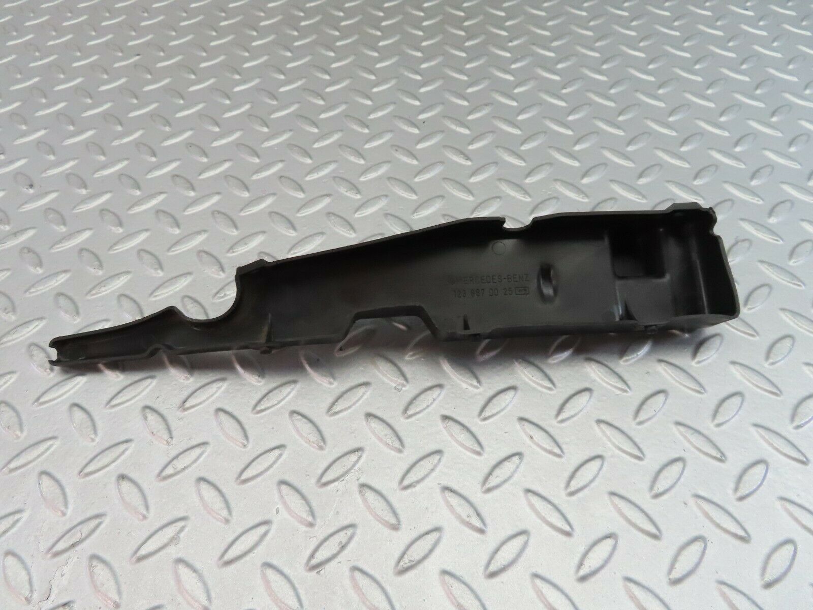 7516 Mercedes-Benz S123 230TE Wagon Bonnet Catch Cover 1238870025