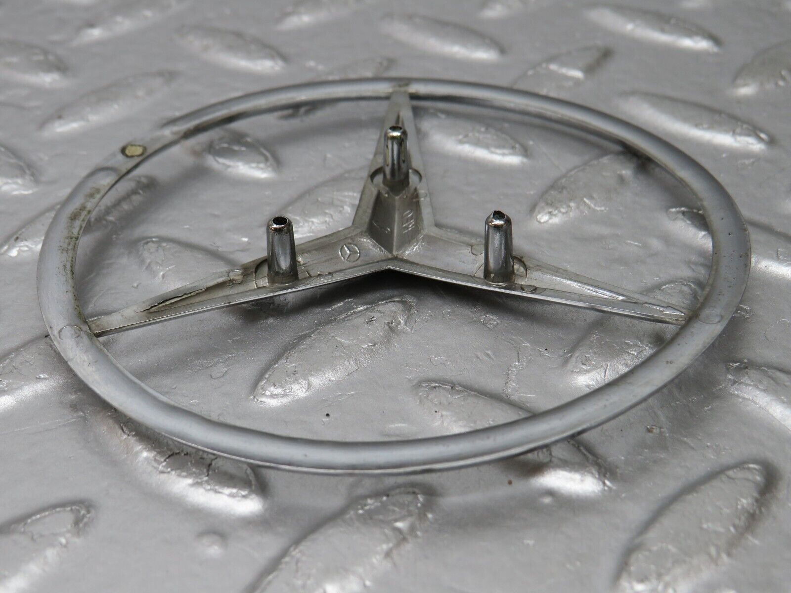 33628 Mercedes-Benz W201 190E 2.0L Chrome Rear Emblem 2017580058