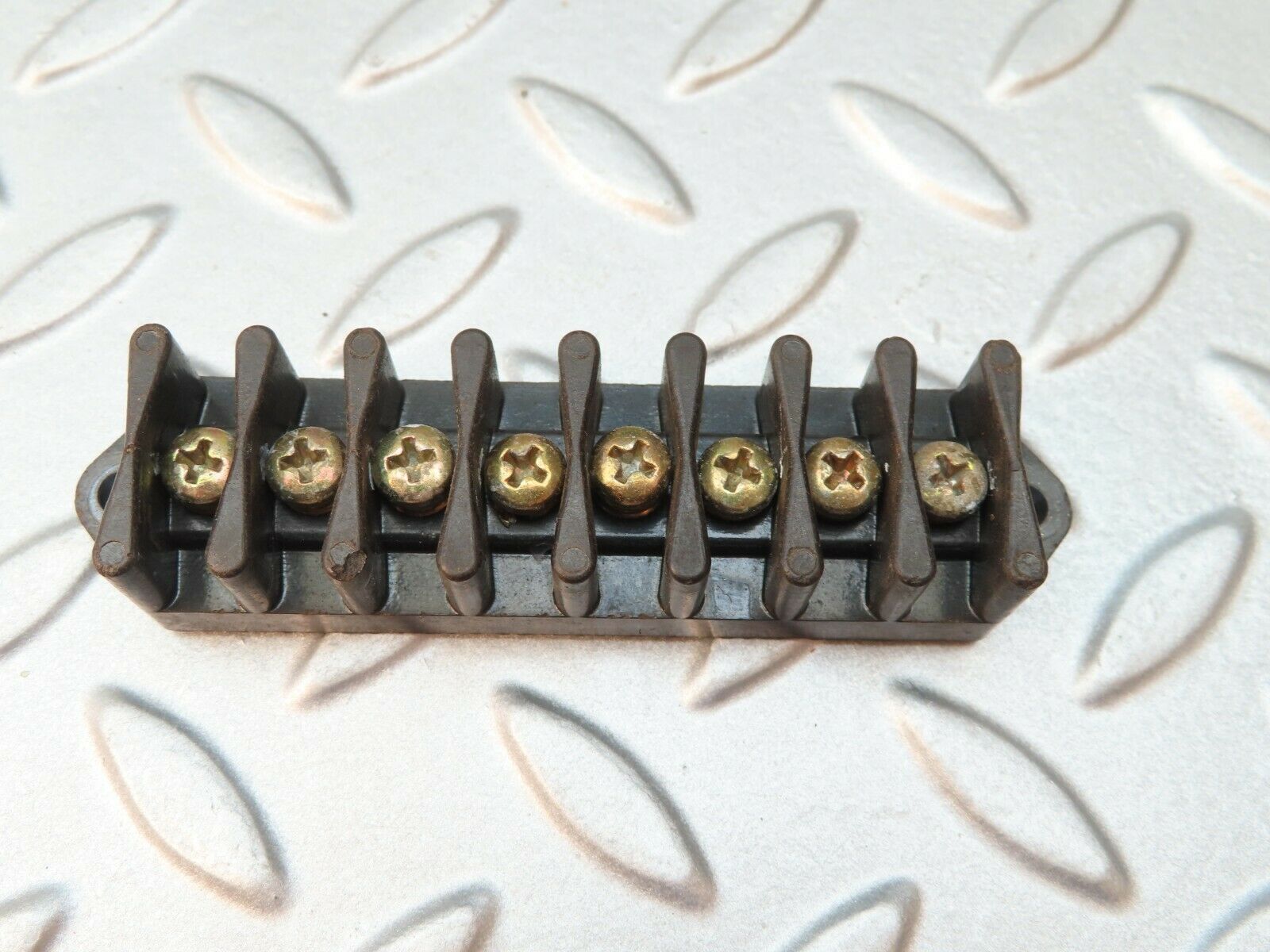 4052 Mercedes-Benz S123 200T Wagon Wire Clamping Block 21481
