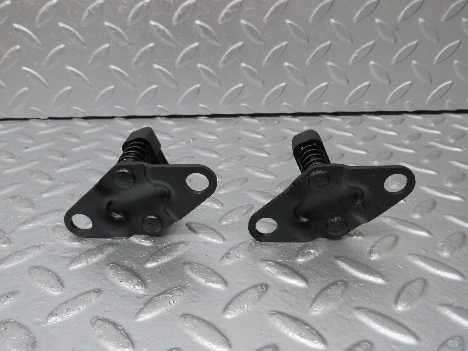34592 Mercedes-Benz C126 380SEC Coupe Bonnet Lock Catch Pair 1268800060