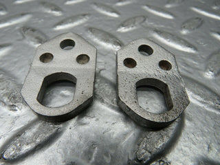 R107 SLC fuel injector bracket pair used OEM
