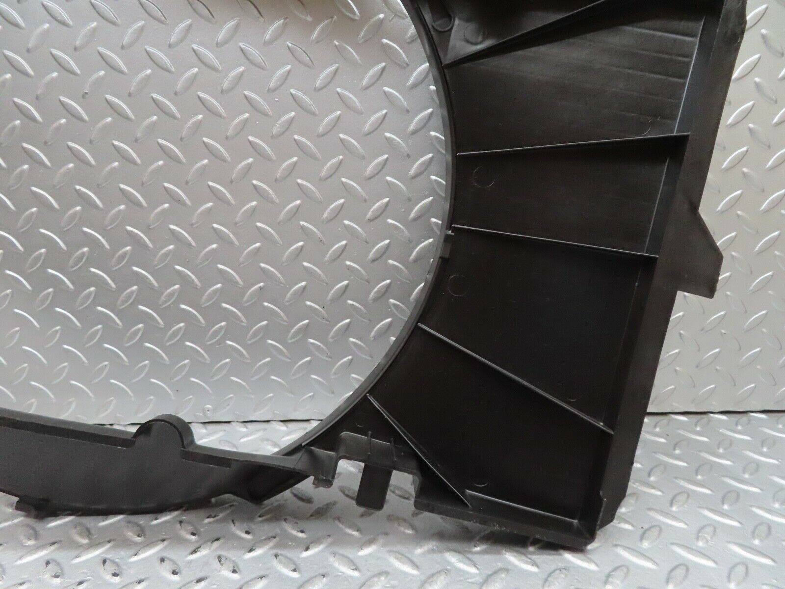 17327 Mercedes-Benz R129 300SL Coupe Radiator Fan Shroud Fan Cover 1295050055