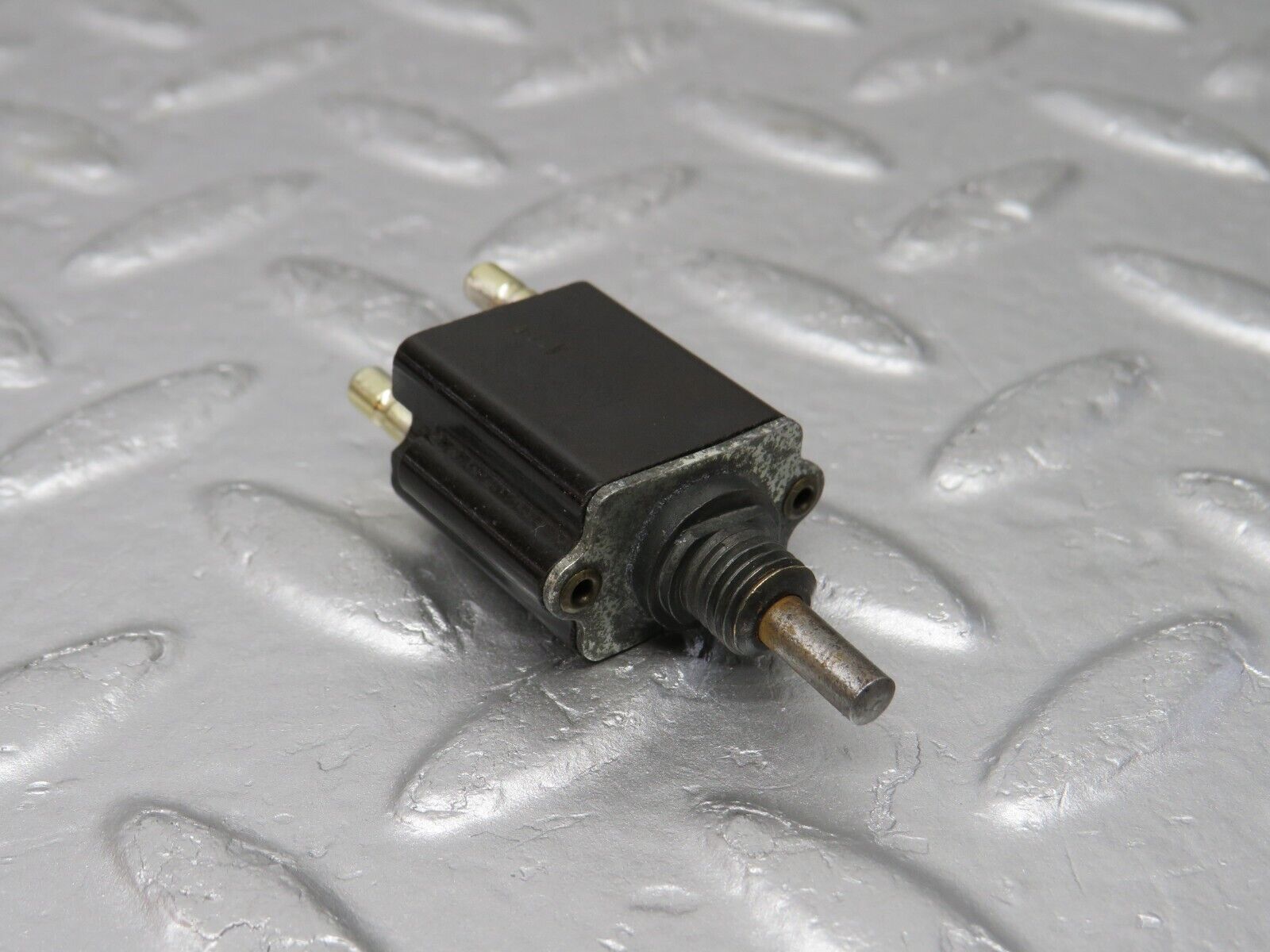 37525 Mercedes-Benz W109 300SEL Contact Switch 8086