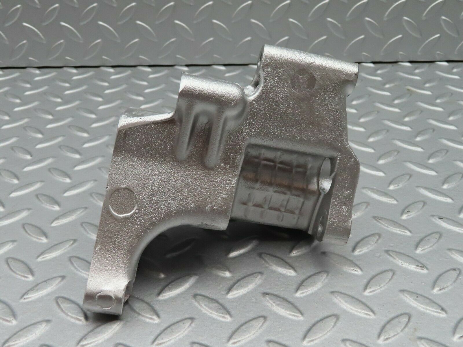 5114 Mercedes-Benz R107 350SL Coupe Alternator Generator Bracket 1161551135