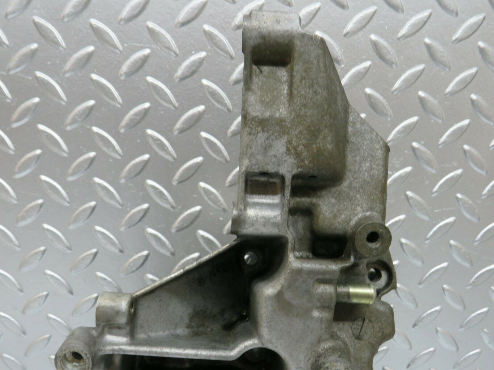 24431 Mercedes-Benz S124 220TE Wagon Power Steering Pump Bracket 1111310535