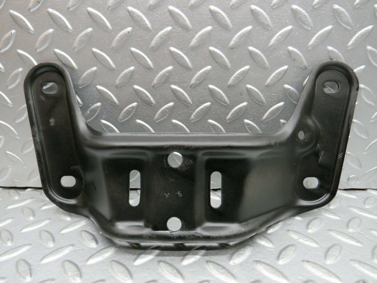22011 Mercedes-Benz S123 280TE Wagon Gearbox Mount Bracket
