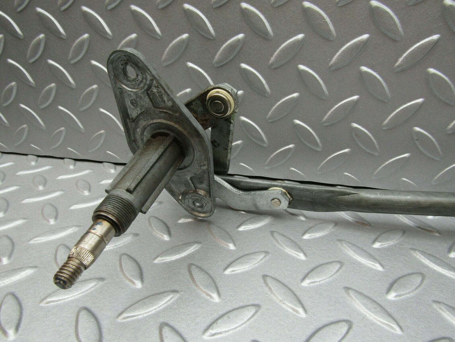 3395 Mercedes-Benz W108 280SE Windshield Wiper Linkage