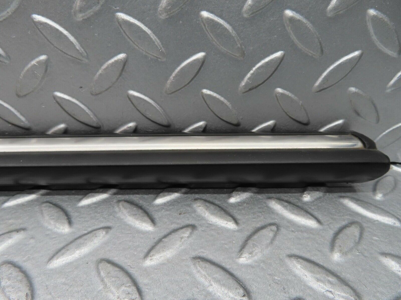 14493 Mercedes-Benz W116 350SE Front Left Fender Centre Moulding Trim