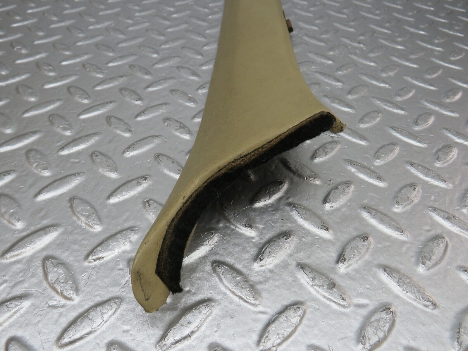 34122 Mercedes-Benz W124 230E A Pillar Cover Right Beige 1246920489