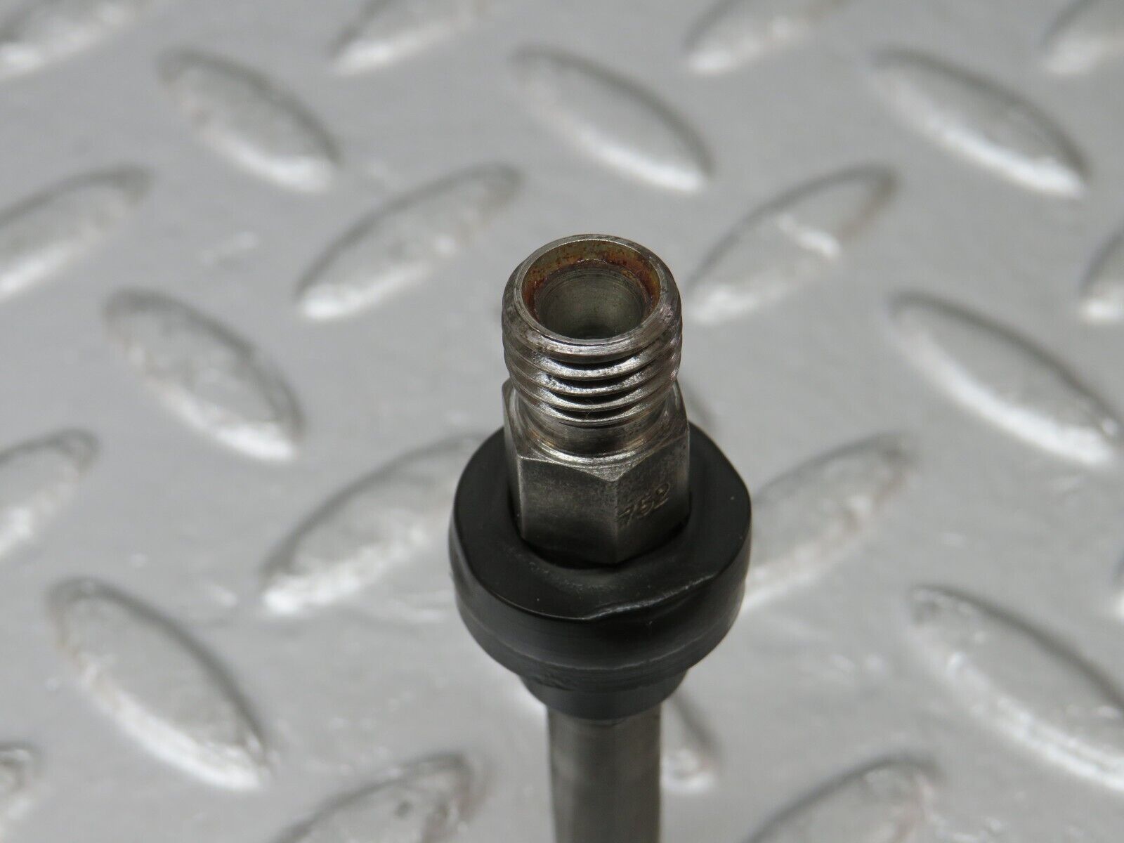 33686 Mercedes-Benz W201 190E 2.0L Fuel Injector Bosch 0437502010