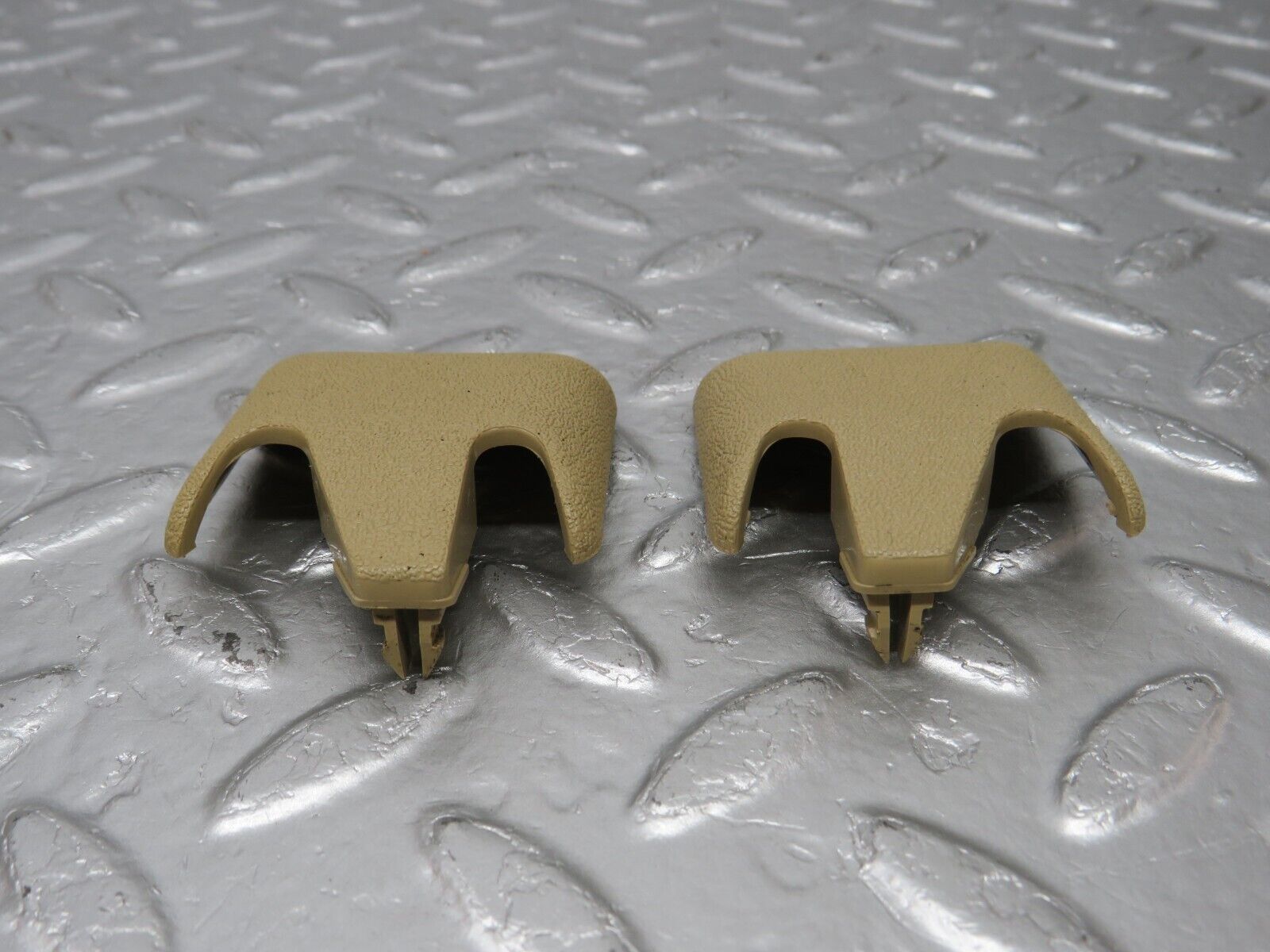 34106 Mercedes-Benz W124 260E Front Seat Rail Trim Cover 1246842218 1246842118