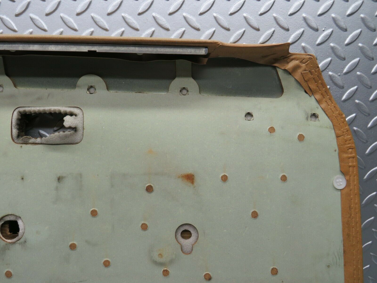 21958 Mercedes-Benz S123 280TE Wagon Front Right Door Card Palomino