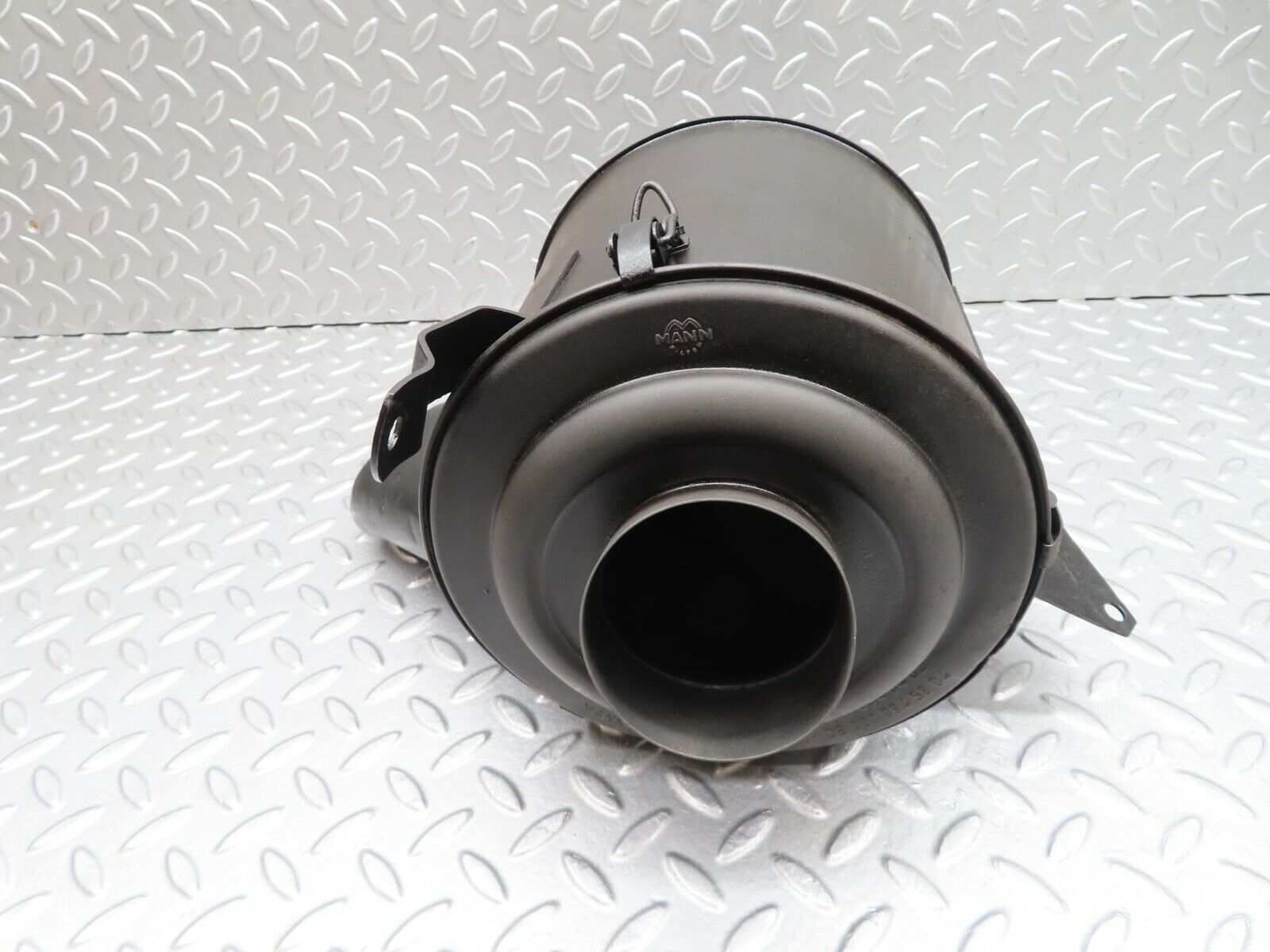 12694 Mercedes-Benz W111 220SE Air Filter Box Housing MANN