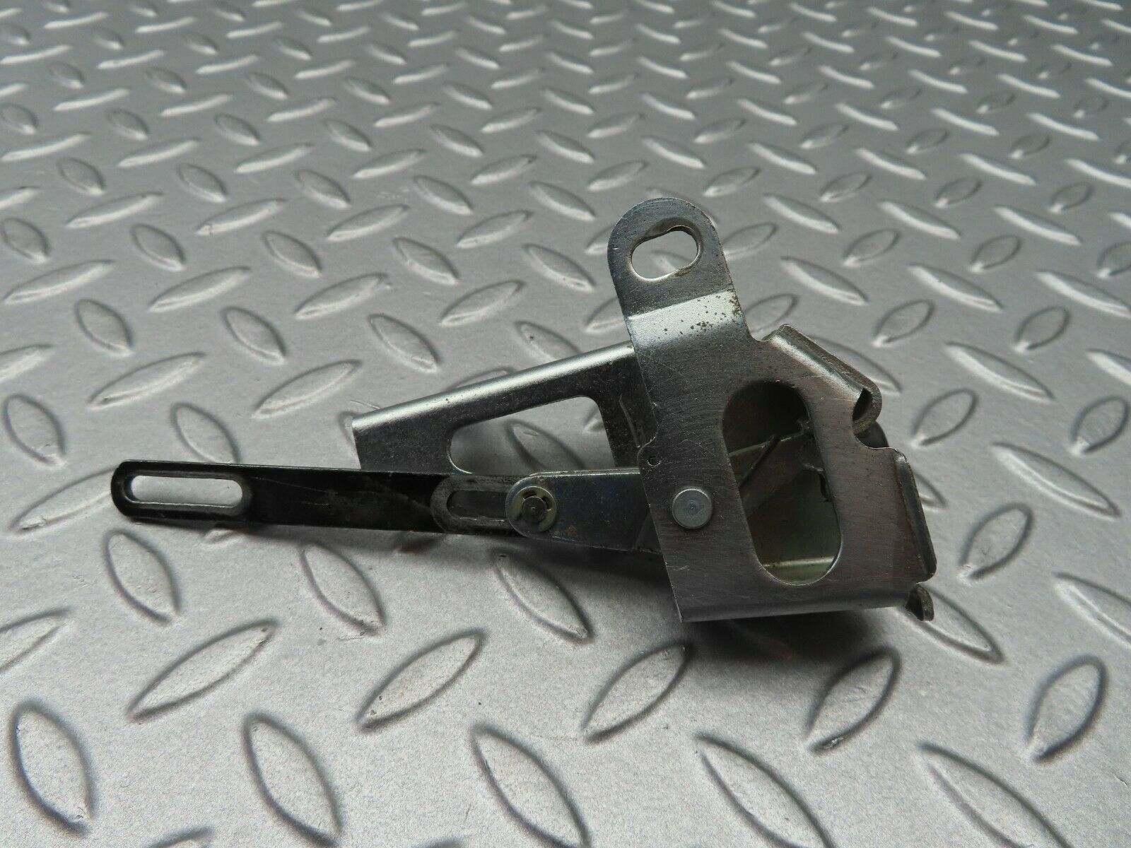 5186 Mercedes-Benz R107 350SL Coupe Soft Top Mechanism Lock Left