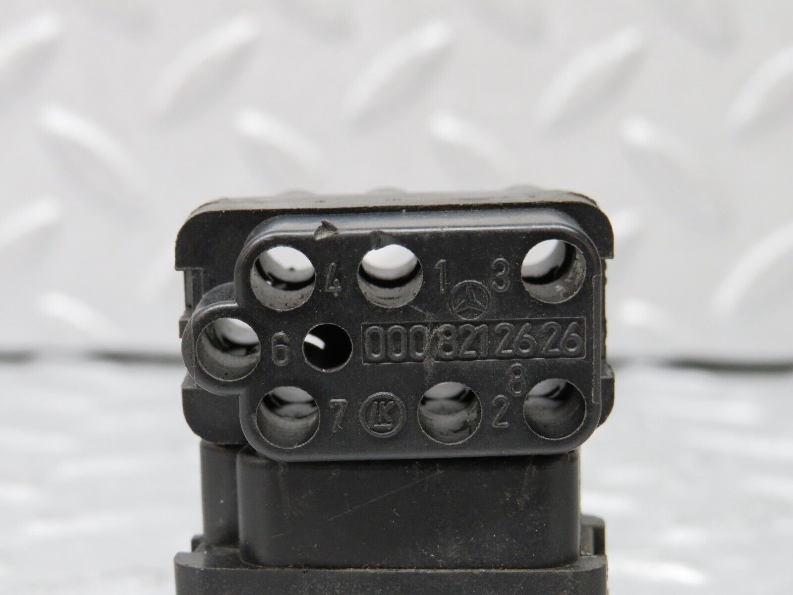 36720 Mercedes-Benz W201 190E 2.0L Wire Connector 2x 0008212626