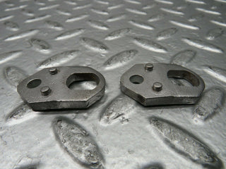R107 SLC fuel injector bracket pair used OEM