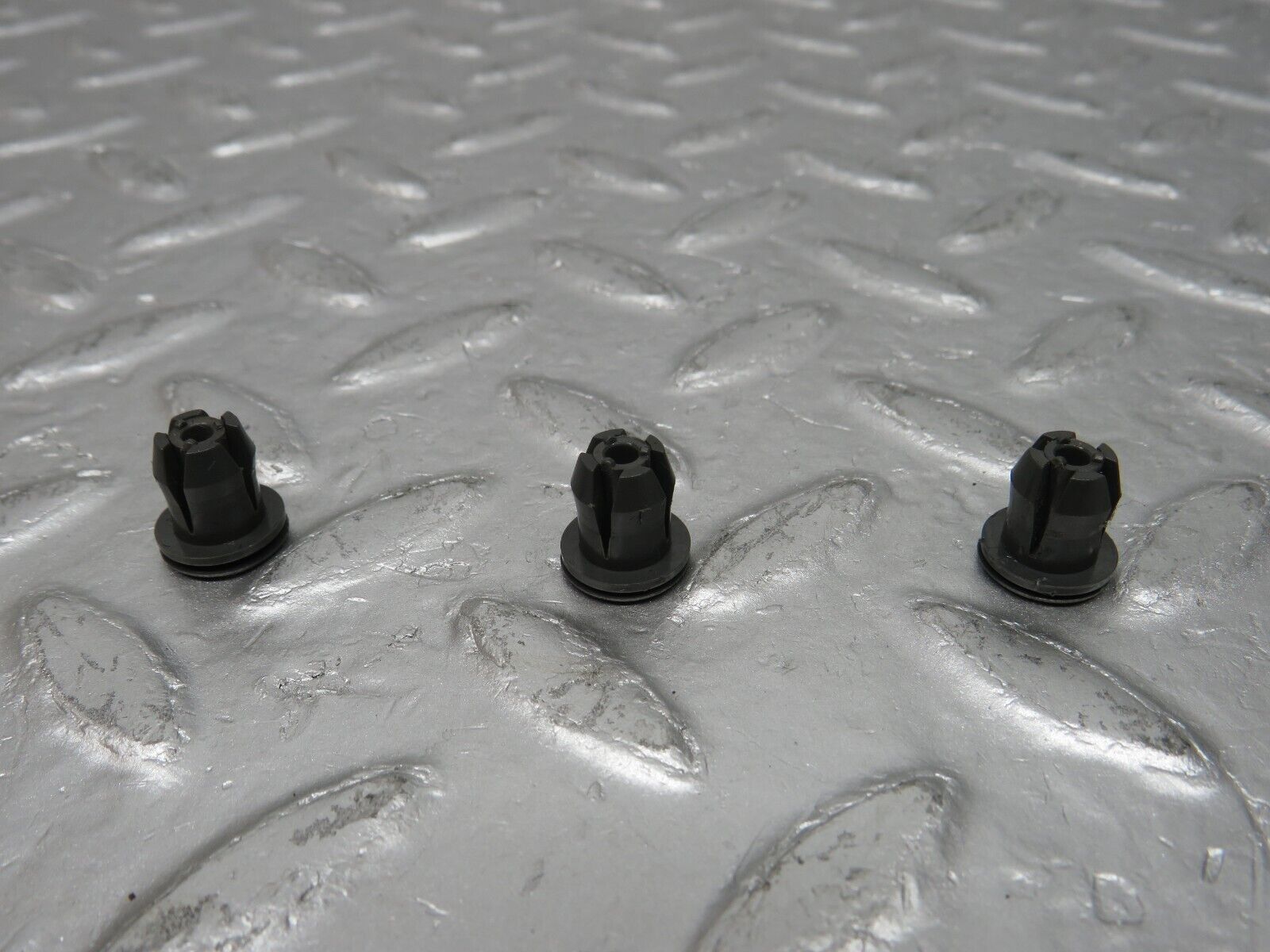 33185 Mercedes-Benz W124 Glove Box 1246800191