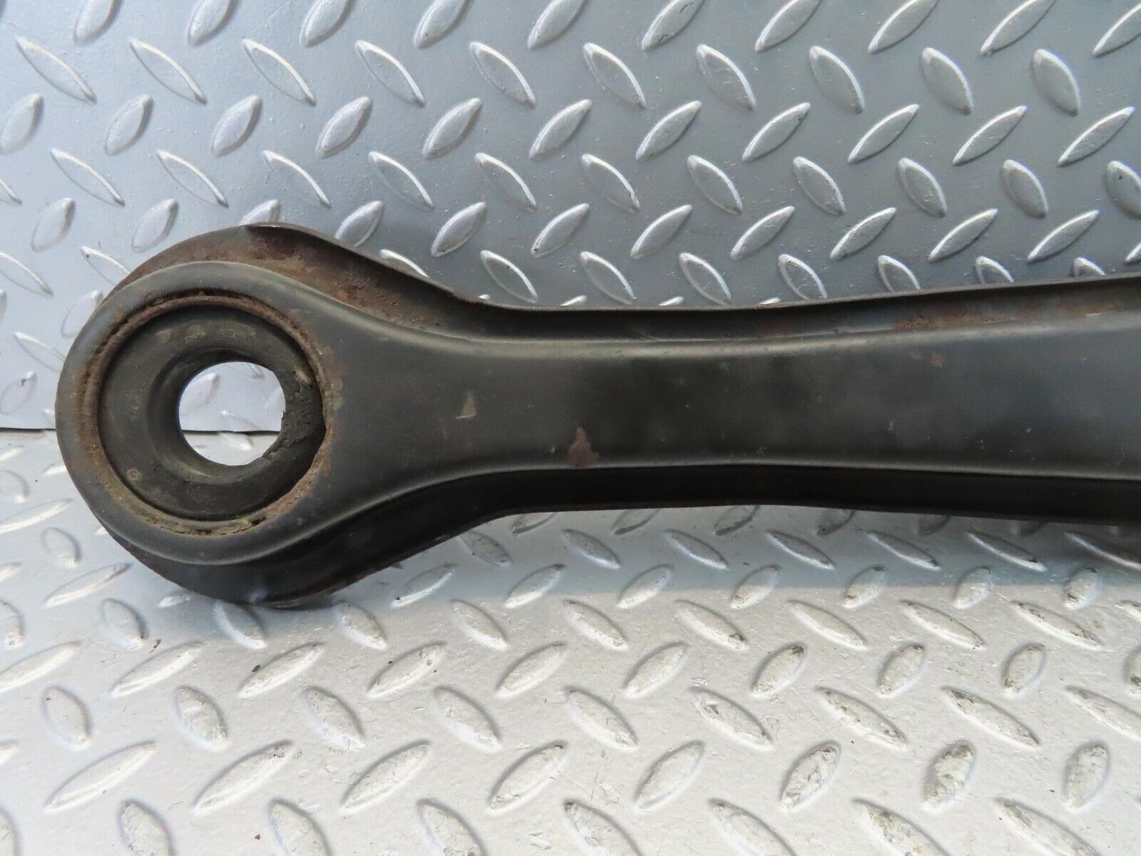 11627 Mercedes-Benz W108 280SE Rear Right Axle Spring Coil Mount