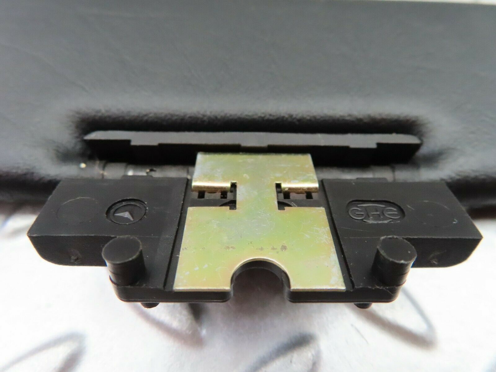 6533 Mercedes-Benz S124 E220 Wagon Middle Sun Visor Black