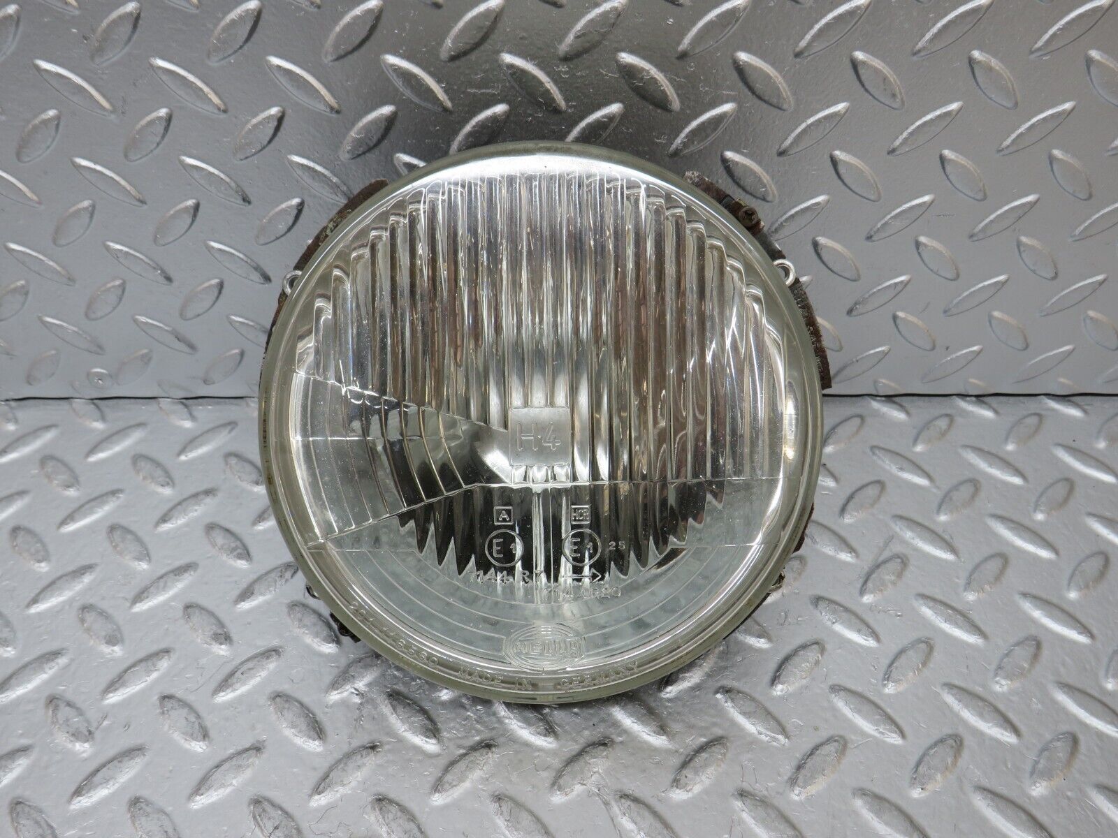 30020 Porsche 924 Headlight Hella 201116560