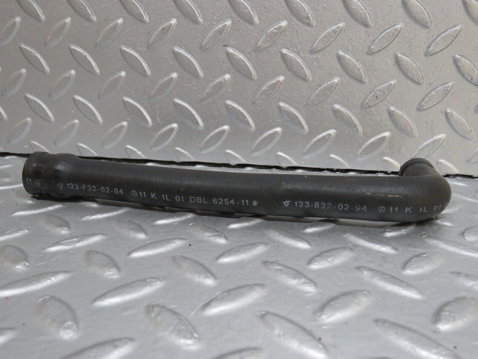 37025 Mercedes-Benz C126 420SEC Coupe Heater Hose Pipe 1238320294