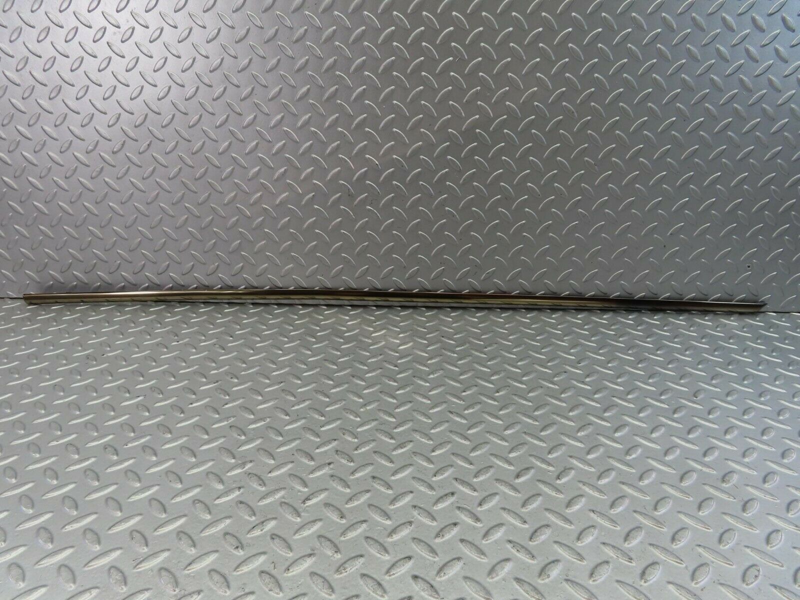 9542 Mercedes-Benz C124 300CE Coupe Front Left Door Chrome Trim