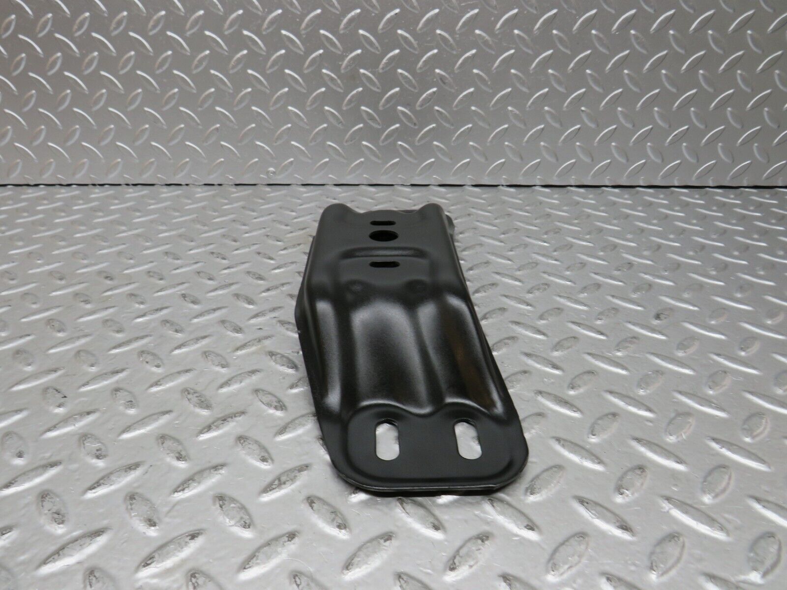 27715 Mercedes-Benz S124 300TE Wagon Gearbox Mount Bracket