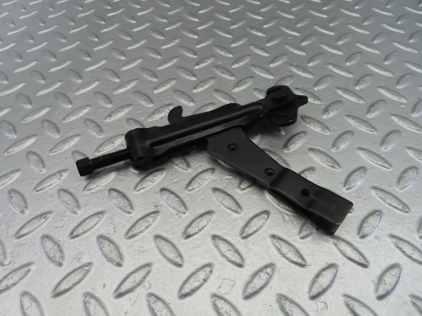 10850 Mercedes-Benz W123 230E Handbrake Adjusting Handbrake Regulator
