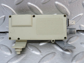 34881 Mercedes-Benz W210 320E Radio Audio Antenne Amplifier 2108203989