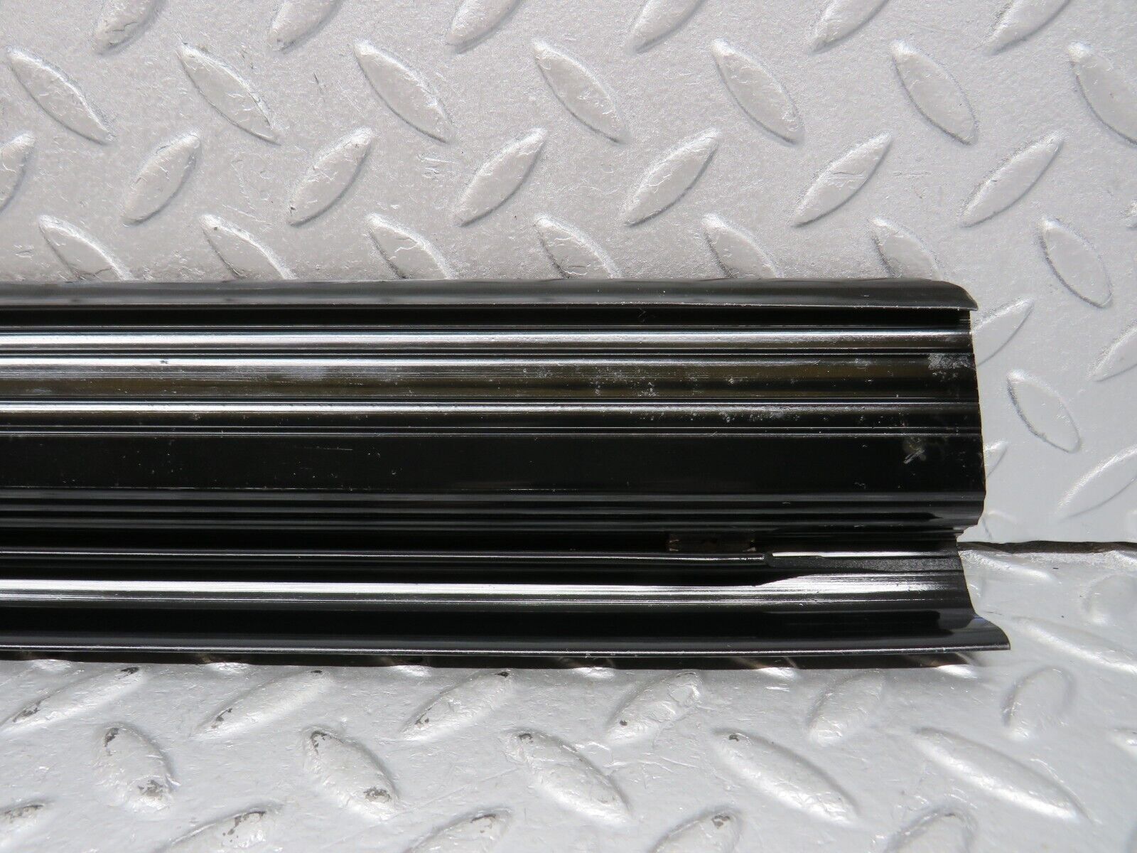 40632 Mercedes-Benz W123 300D Front Left Door Sill Trim Black