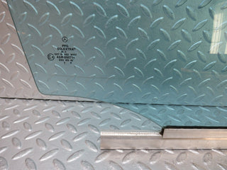 34972 Mercedes-Benz W210 320E Front Right Door Window Glass