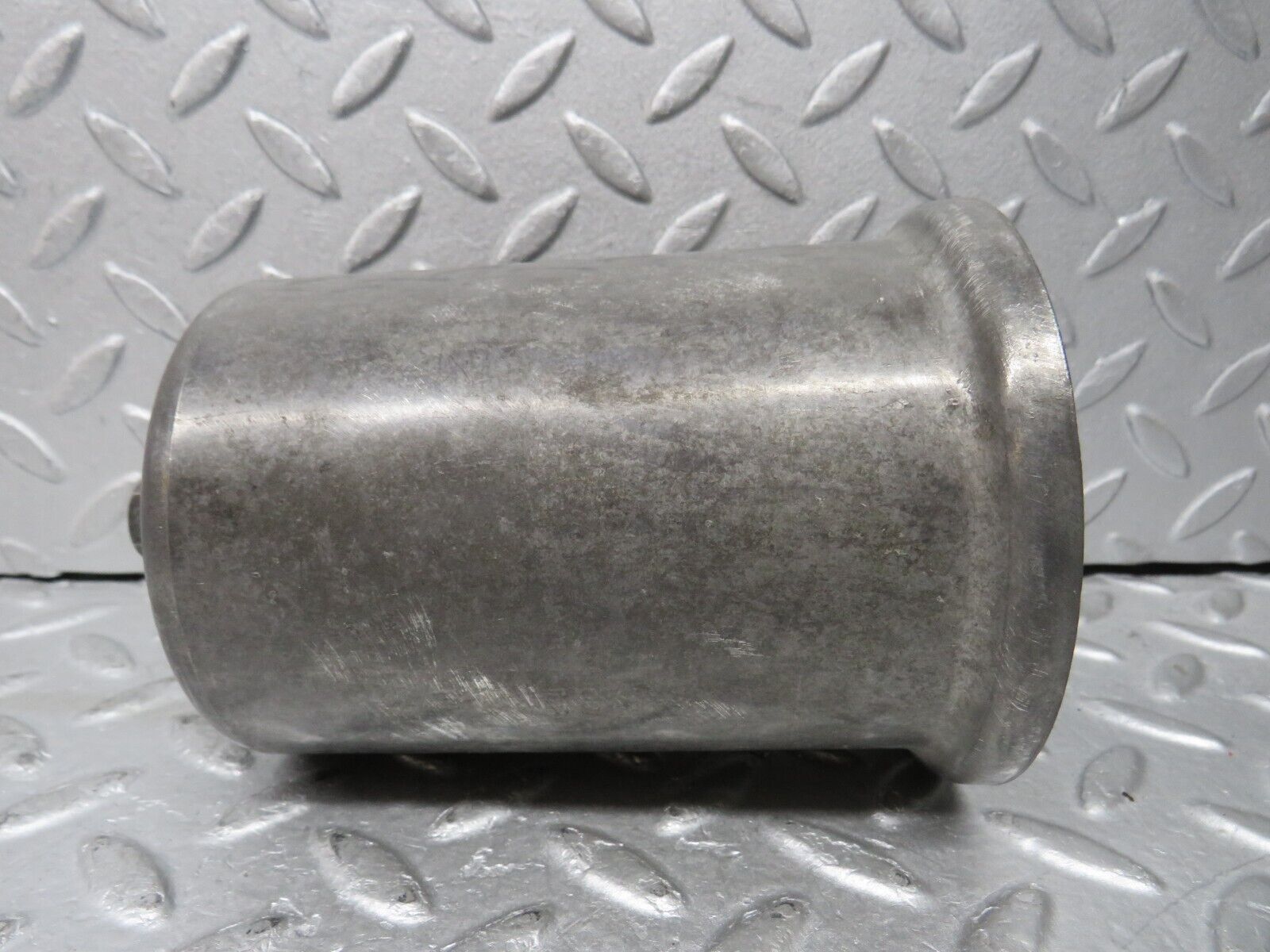 37644 Mercedes-Benz W109 300SEL Oil Filter Housing