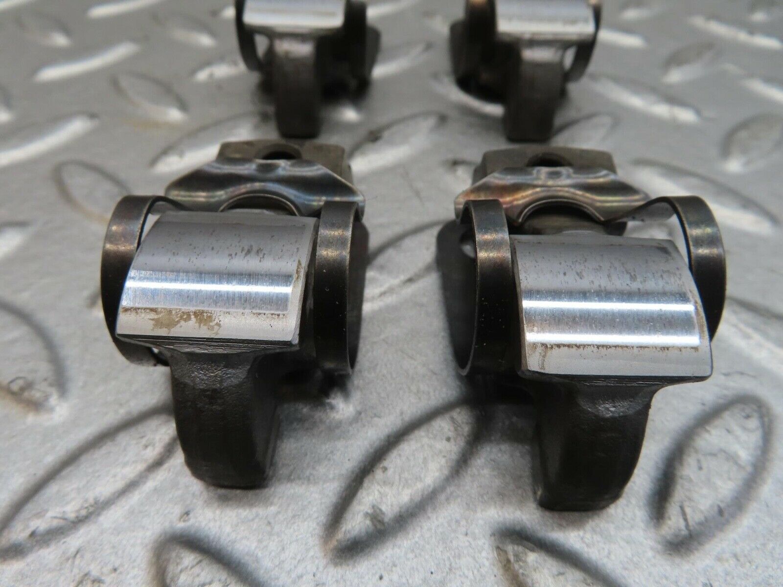 13792 Mercedes-Benz R107 450SL Valve Rocker Arm Set With Retaining Spring