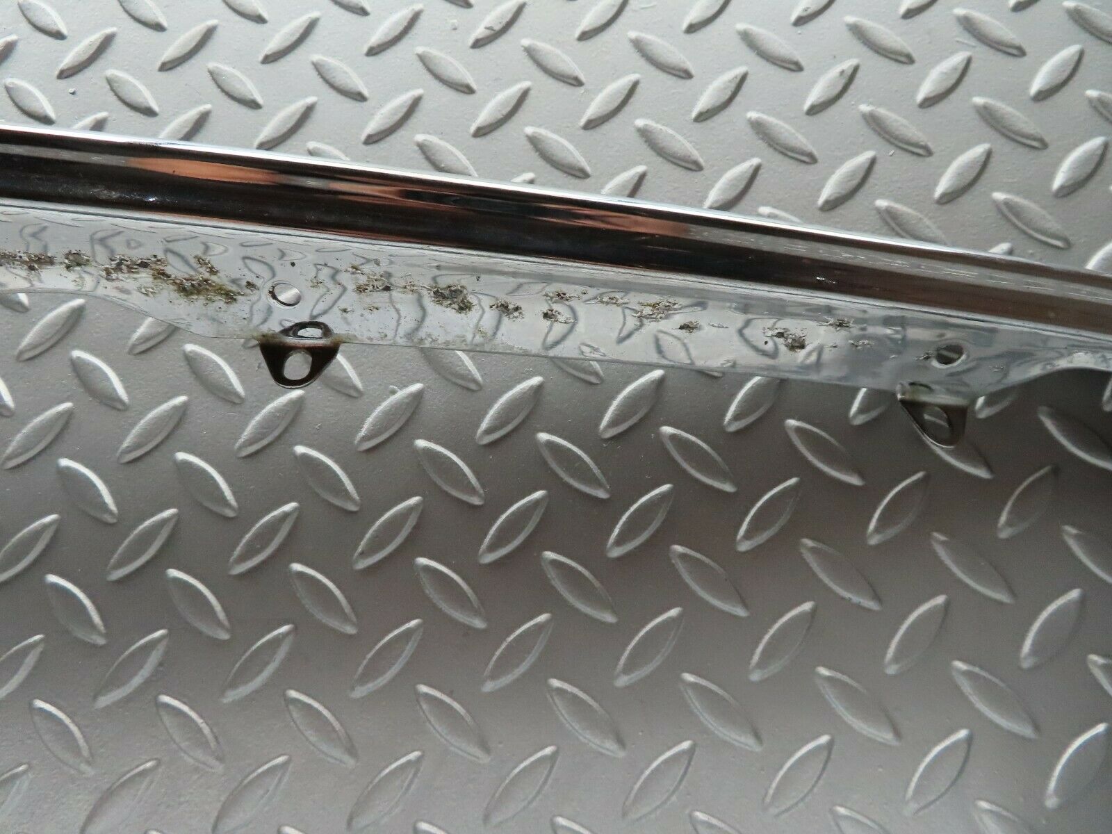 5067 Mercedes-Benz R107 350SL Coupe Bonnet Grill Chrome Frame